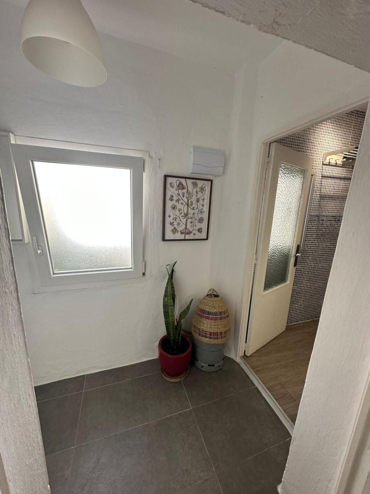 Apartment In Old Town With Roof Terrace And Fibre, Tarifa Bagian luar foto