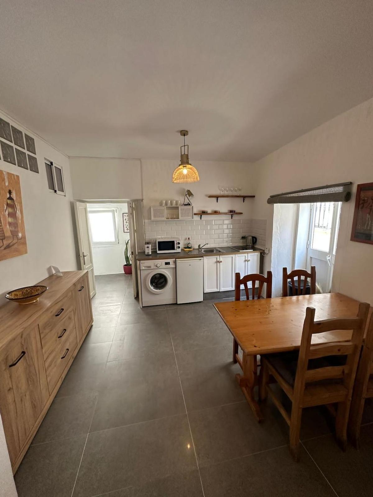 Apartment In Old Town With Roof Terrace And Fibre, Tarifa Bagian luar foto